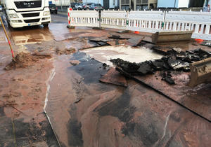 Bild vergr&ouml;&szlig;ern: Wasserrohrbruch in der Robert-Koch-Stra&szlig;e