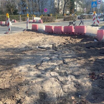 Bild vergr&ouml;&szlig;ern: Kreisel Rodgaustra&szlig;e / Offenbacher Stra&szlig;e